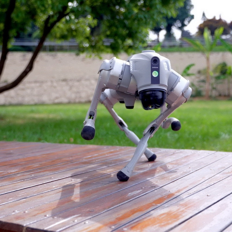 Бионический робот Unitree Go2 Air, длина 70 см
