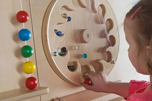 Настенный тактильный лабиринт «Цветок» 400×400 мм