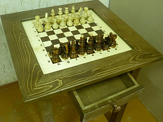 Шахматный стол гроссмейстерский Модерн с фигурами и выдвижными ящичками 73*73*75