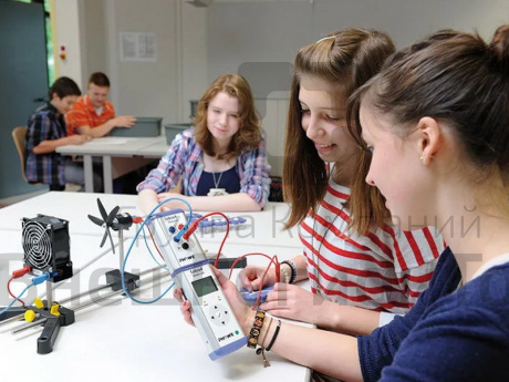 Цифровая лаборатория по физике для ученика (оборудование и комплект датчиков с ПО).