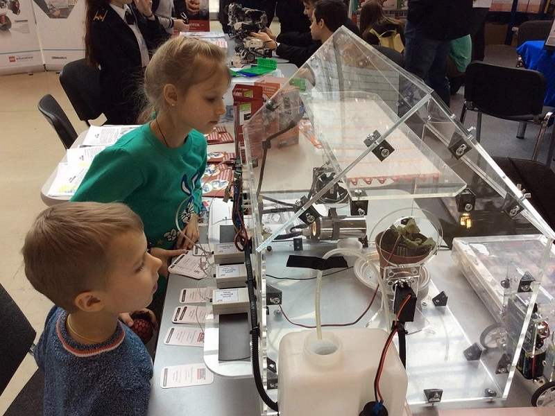 Робототехника НАУРОБО: модель «Умная теплица» (KUT01)