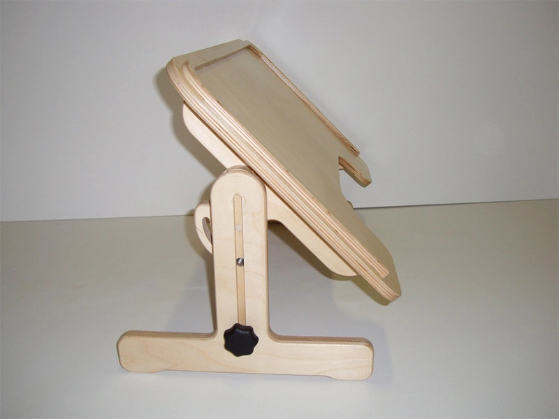 Напольный столик с регулируемым углом наклона столешницы