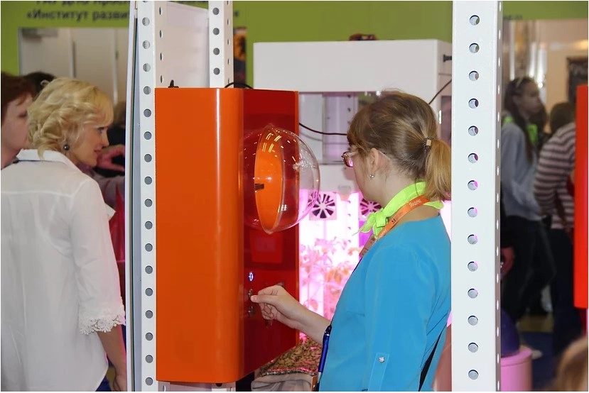 Учебный стенд «Магнитное поле», масса 84 кг