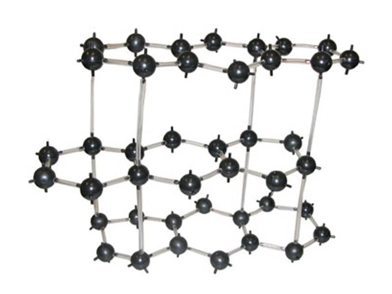 Демонстрационная модель решётки графита с чёрными шарами