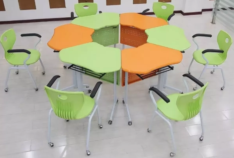 Трапеция-стол 1/6 на колесах