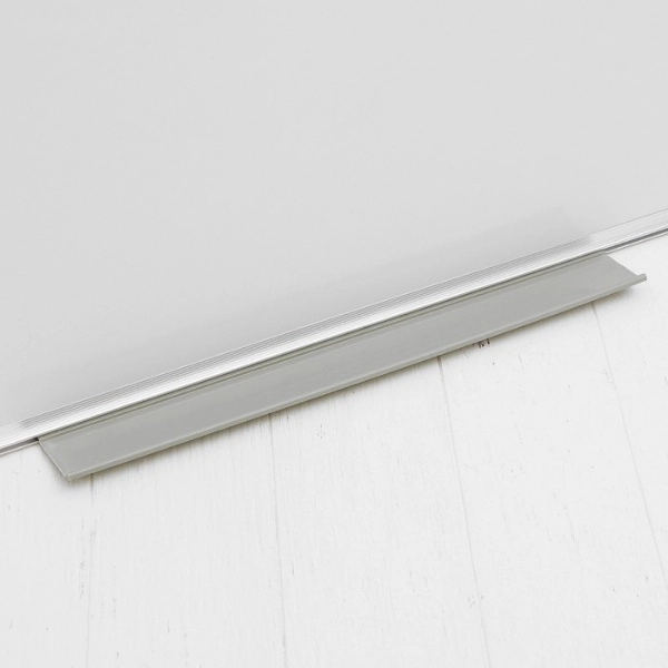 Двусторонняя маркерная доска 90х60 см — магнитная с полкой