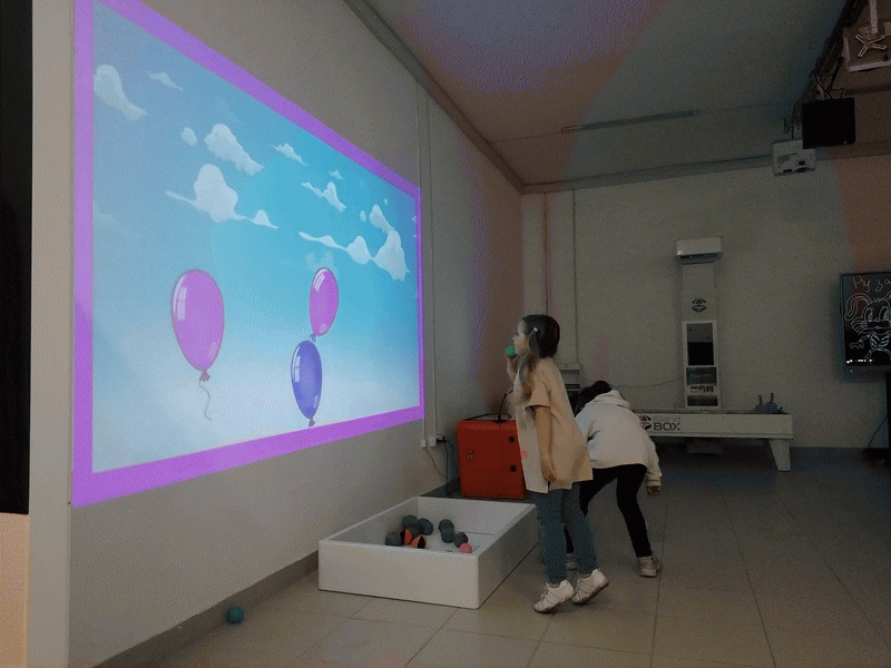 Попадалкин — интерактивная стенка для обучения и игр