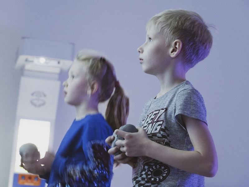 Попадалкин — интерактивная стенка для обучения и игр