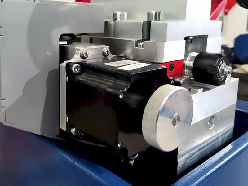 Настольный токарный станок Униматик ЮМ‑Т, Ø76 мм