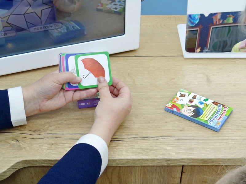 Logo Edu — логопедический стол для кабинета, комплект