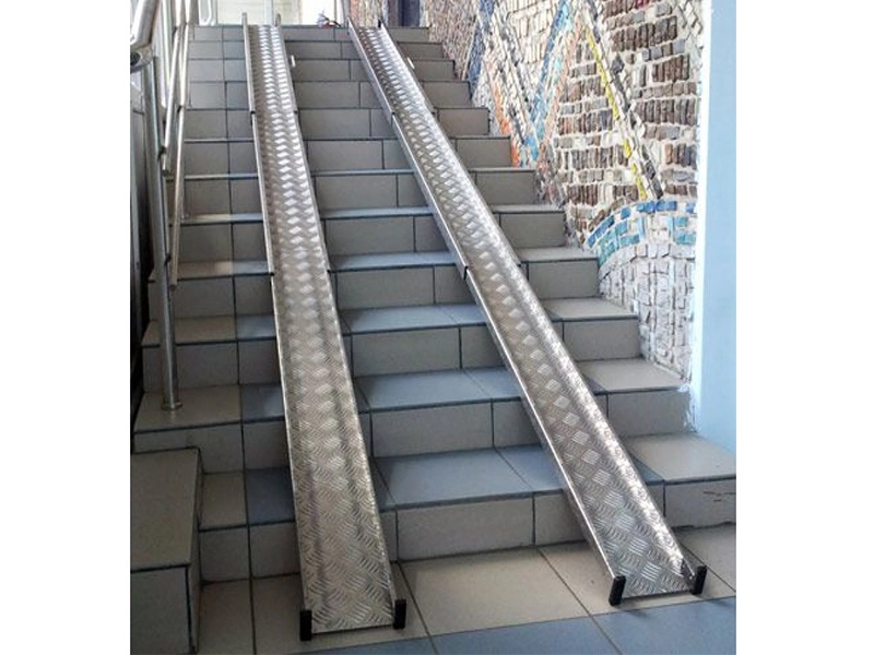 <h1>Пандус телескопический ИАТ-13330</h1>