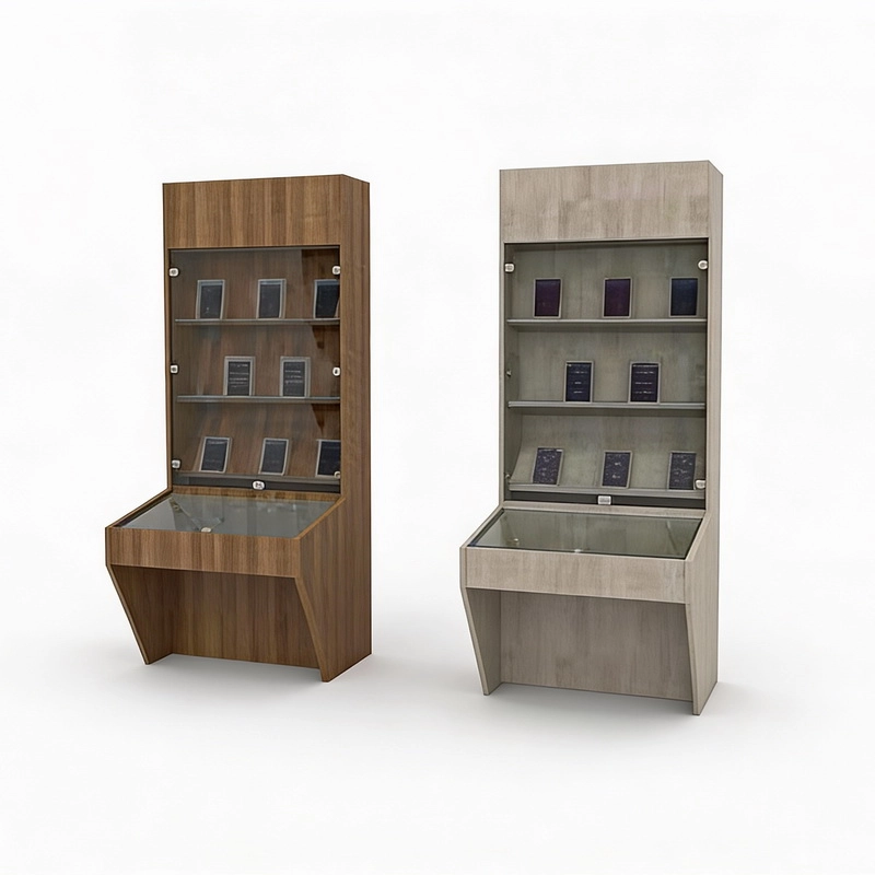 Остекленная витрина на замке — 3 наклонных полки