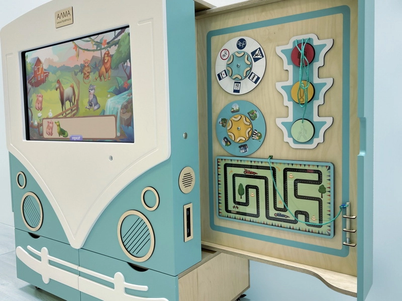 Интерактивный комплекс АЛМИК ПДД в автобусном оформлении