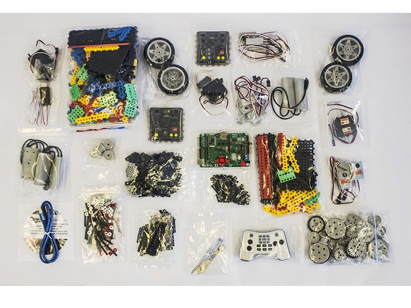 Роботрек Стажёр A — учебный набор с контроллерами (7–9 лет)