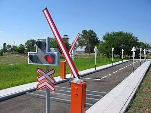 Шлагбаум через ж/д переезд