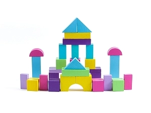 Набор деревянных цветных деталей