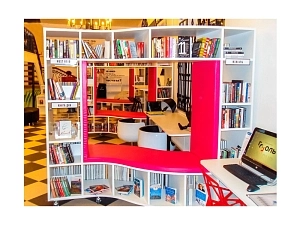 Мобильный стеллаж «ВОЛНА» с посадочным местом 2200×1300×2100