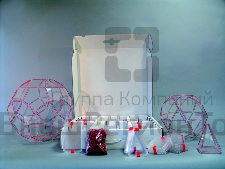 Набор для составления геометрических фигур.