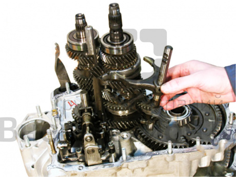 Комплект по разборке и сборке механической КПП, передний привод.