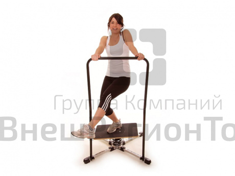 Тренажер-балансир с ручкой для развития координации .