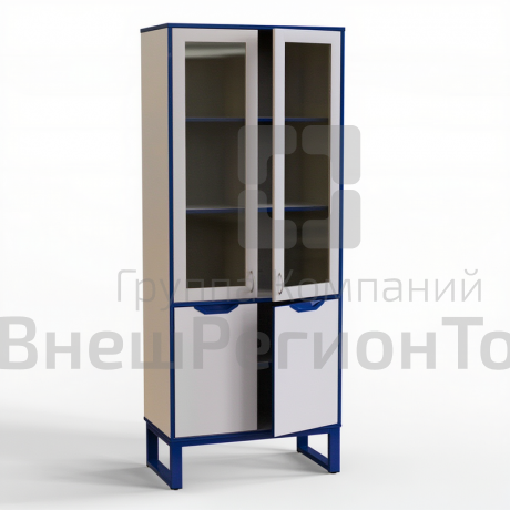 Шкаф со стеклом с низким закрытым фасадом.