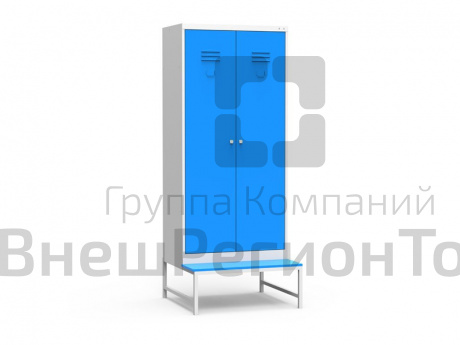 Металлические шкафчики в спортивную раздевалку со скамьей.