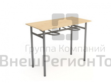 Стол обеденный 4-местный с подвесом для табуретов.