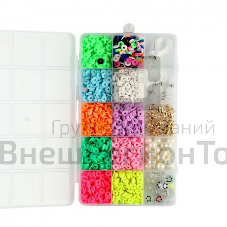 Набор для плетения бисером в контейнере.