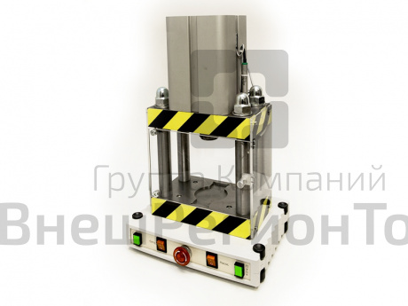 Настольный гидравлический пресс ОМД-3 для обработки металлов давлением.