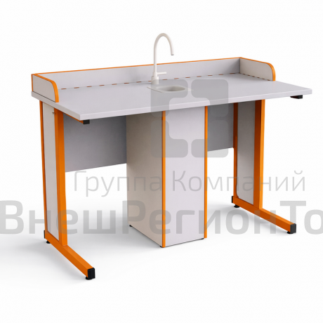 Стол ученический прямоугольная труба (зашивка и экран из ДСП) с сантехникой и бортом ДСП.