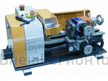 Настольный токарный станок с ЧПУ RDS-T 0,6 кВт с набором оборудования для работы.