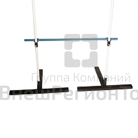 Стойки для прыжков в высоту (максимальная высота 220 см).