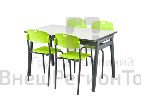 Стол обеденный с гигиеническим покрытием комплекте с 4 стульями.