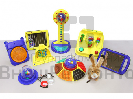 Комплект адаптированных развивающих игр.