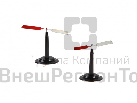 Стрелки магнитные на штативах.