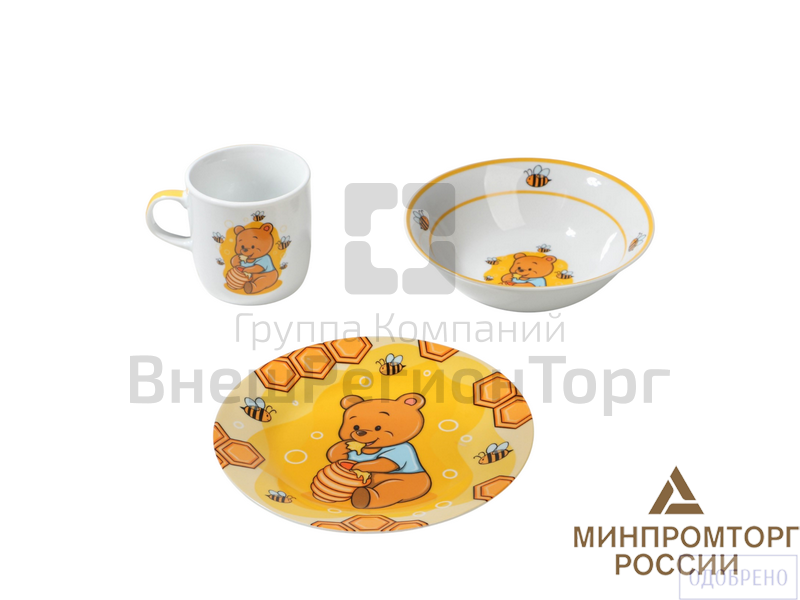 Комплект посуды и столовых приборов.